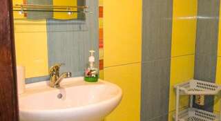 Гостиница Достоевский Ставрополь Бюджетный двухместный номер с общей ванной комнатой-3