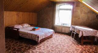 Гостиница Достоевский Ставрополь Бюджетный двухместный номер с общей ванной комнатой-1